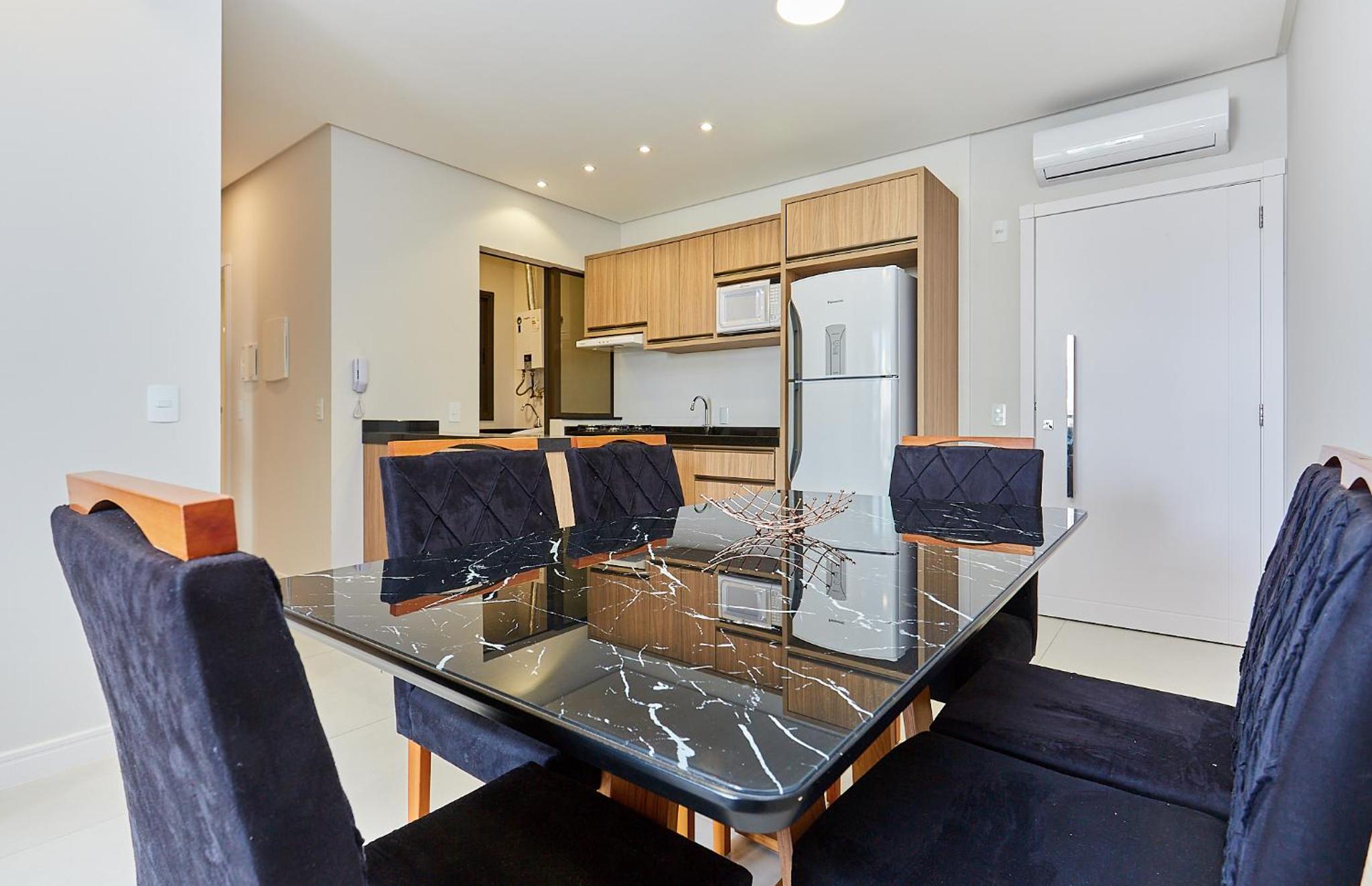 1087 Apartamento novo bem localizado com 2 Dormitórios e 2 vagas de garagem