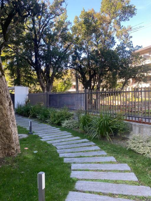 Cómodo dpto con salida a lago