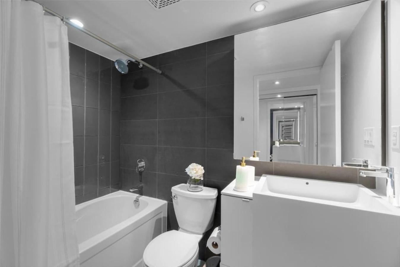 Metro Zen - CityPlace - Luxury 1BR