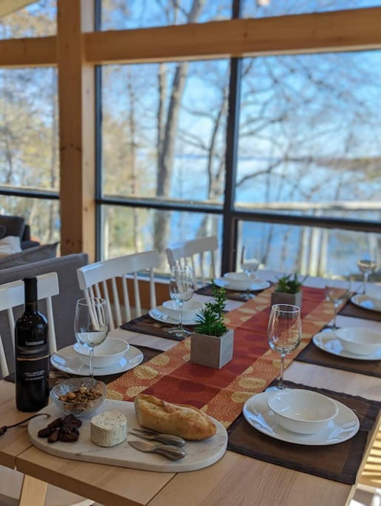 Stunning lakefront 4 season cottage in PEC
