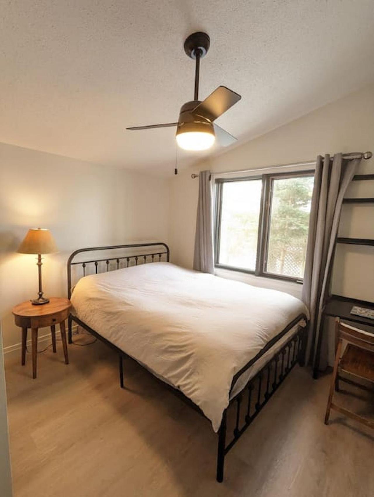 Stunning lakefront 4 season cottage in PEC
