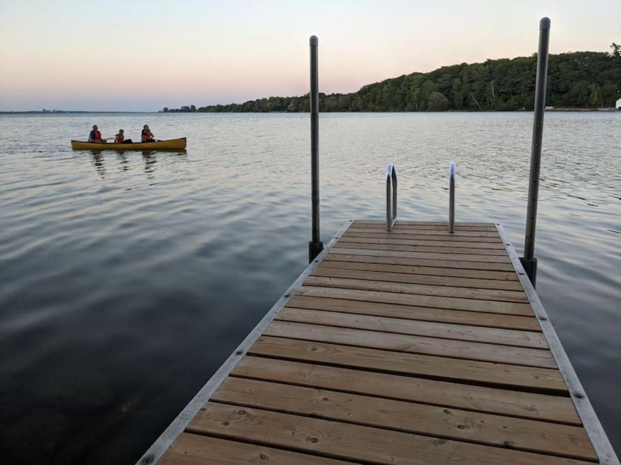 Stunning lakefront 4 season cottage in PEC