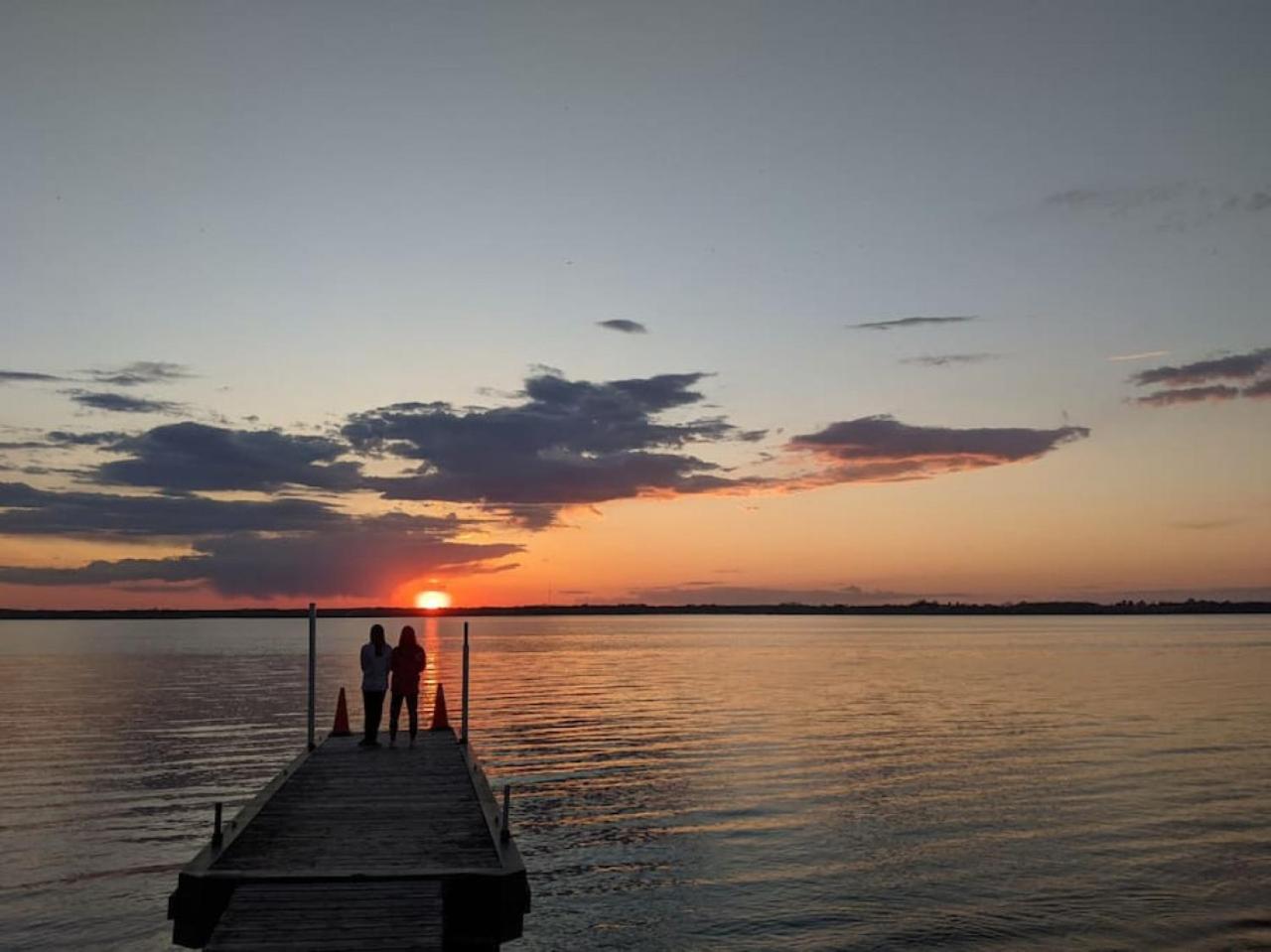 Stunning lakefront 4 season cottage in PEC