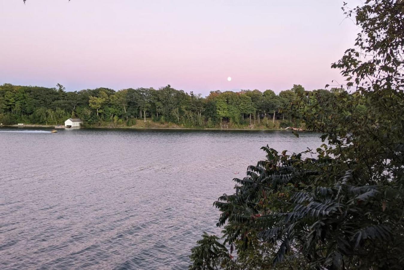 Stunning lakefront 4 season cottage in PEC