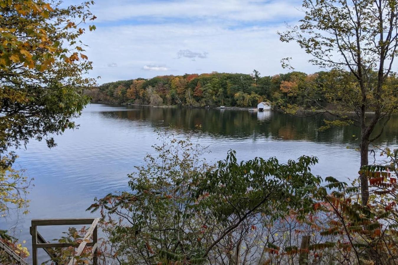 Stunning lakefront 4 season cottage in PEC