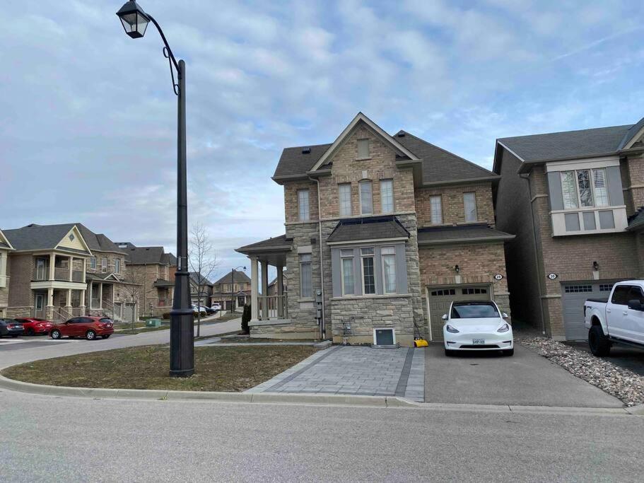 Adorable Ajax House for Rent