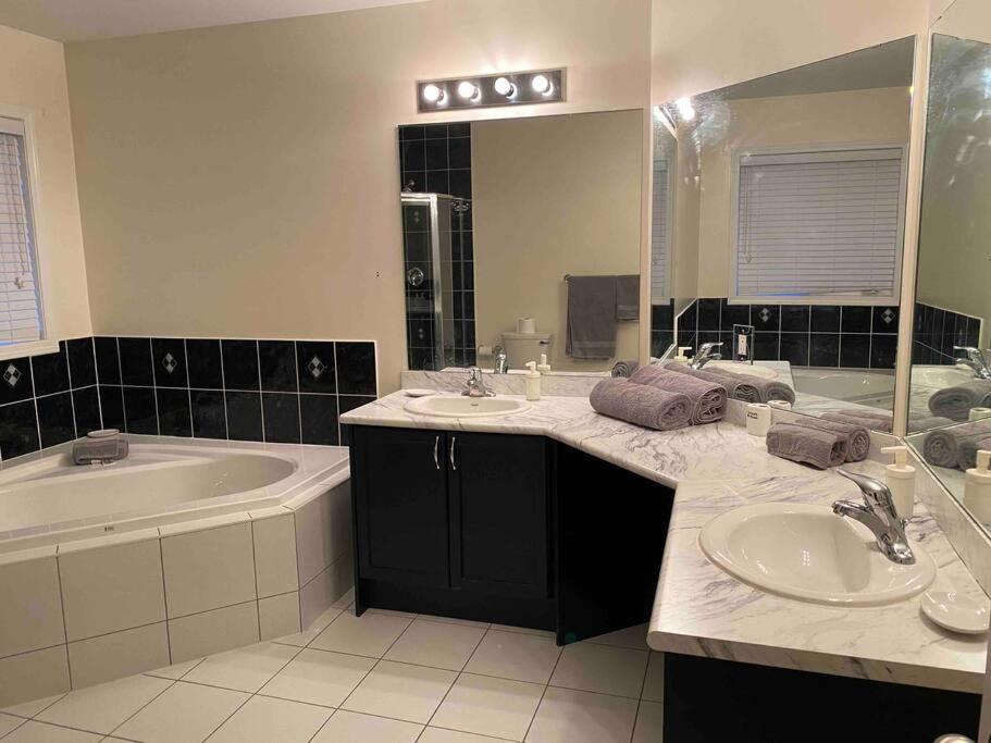 Adorable Ajax House for Rent