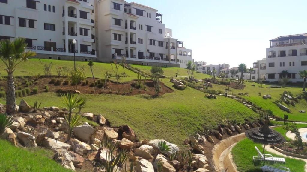 Hotel Lilacs Garden Vue Montagne Et Jardin