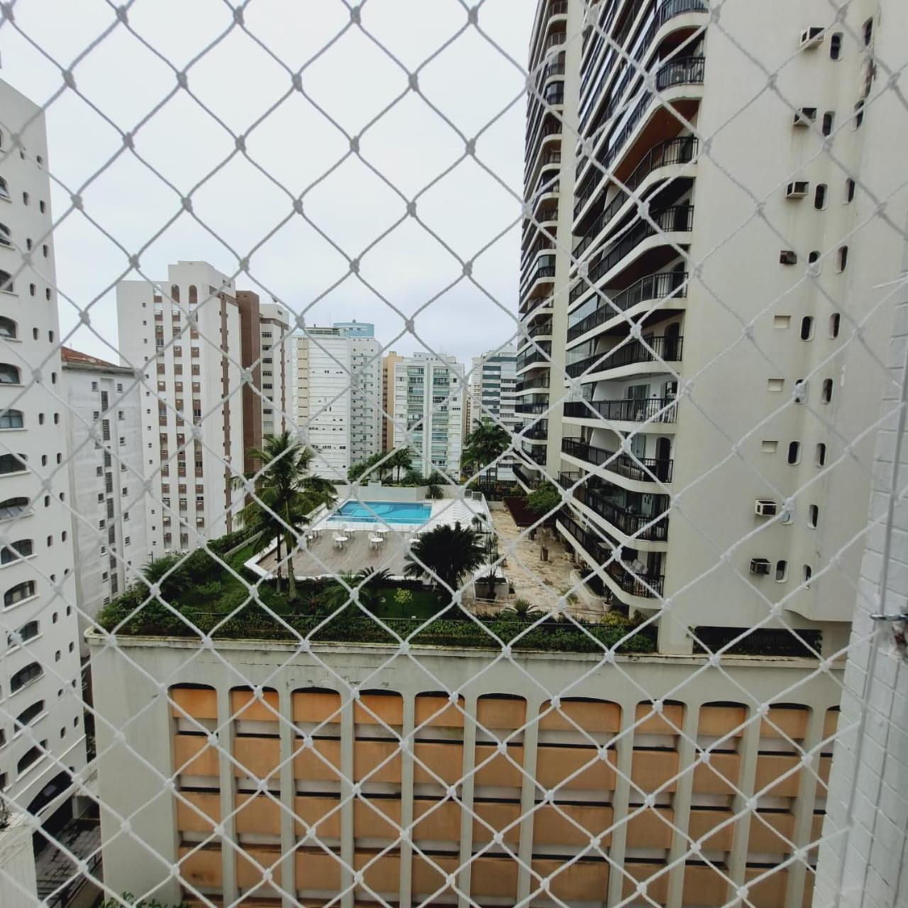 Apartamento 4 quartos, 3 banheiros, vista para o mar Pitangueiras, sacada, 1 vaga de garagem, apenas 50 metros do mar