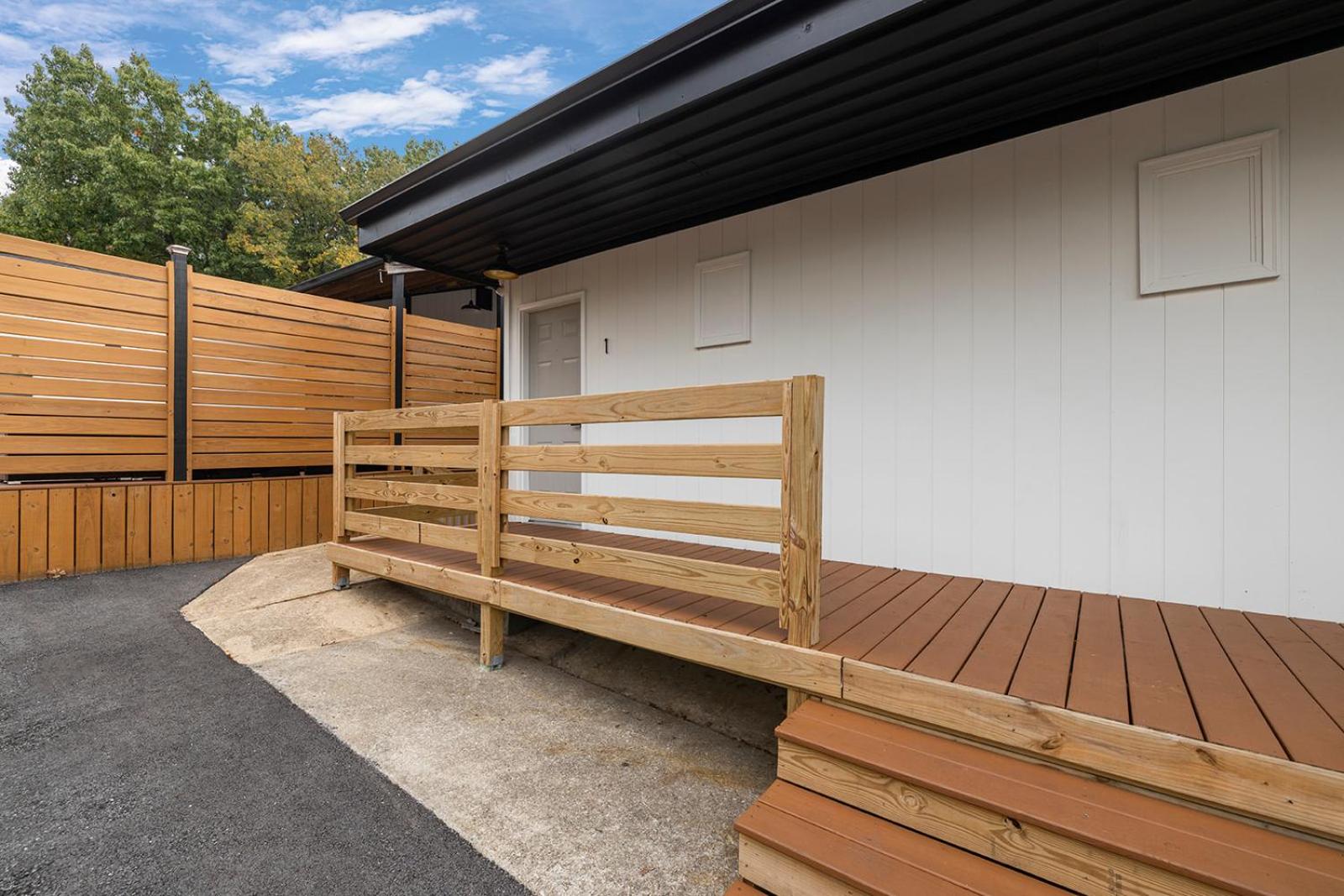 The Lofts on Indian Point - Near Silver Dollar City view 5