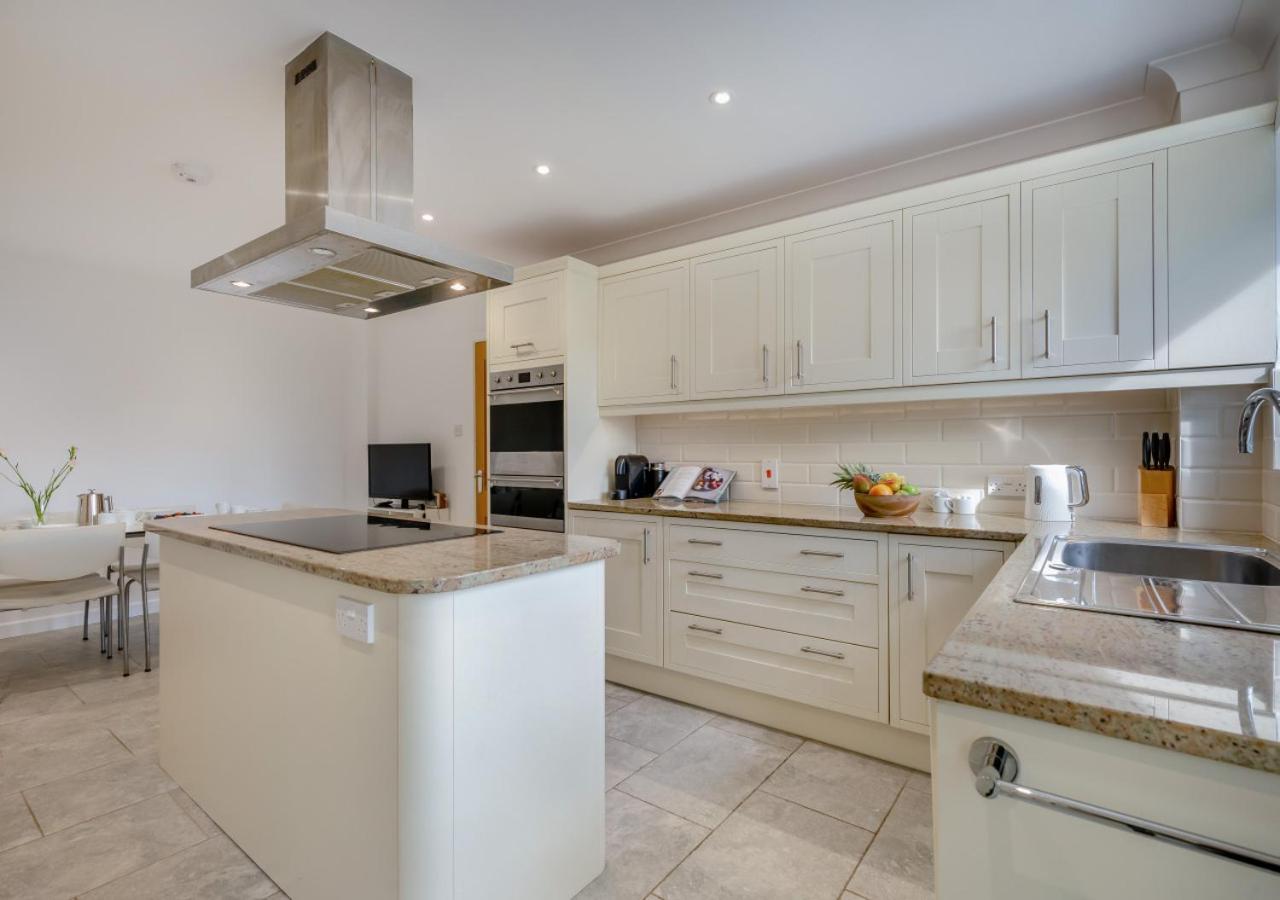 6 Bed in Padstow oc-p00006
