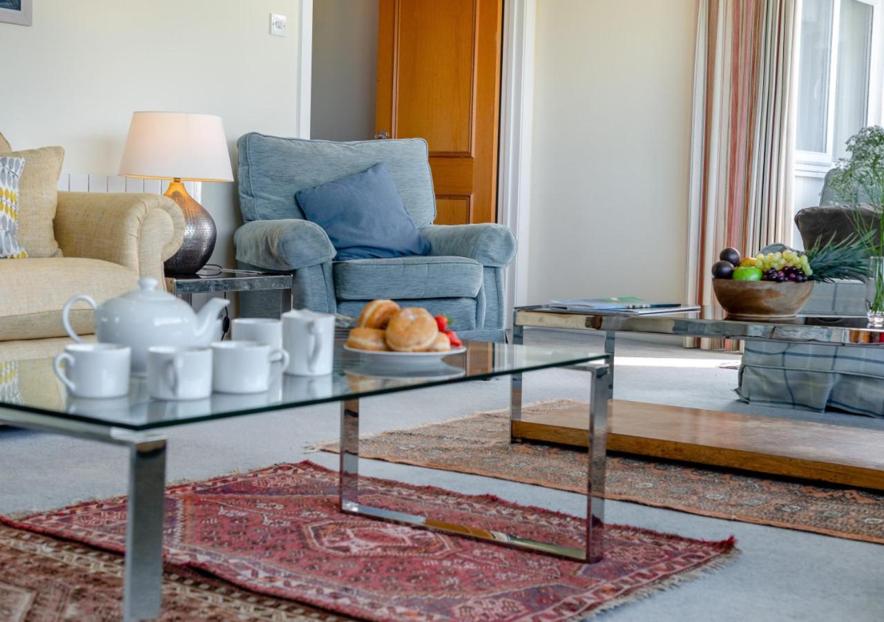 6 Bed in Padstow oc-p00006