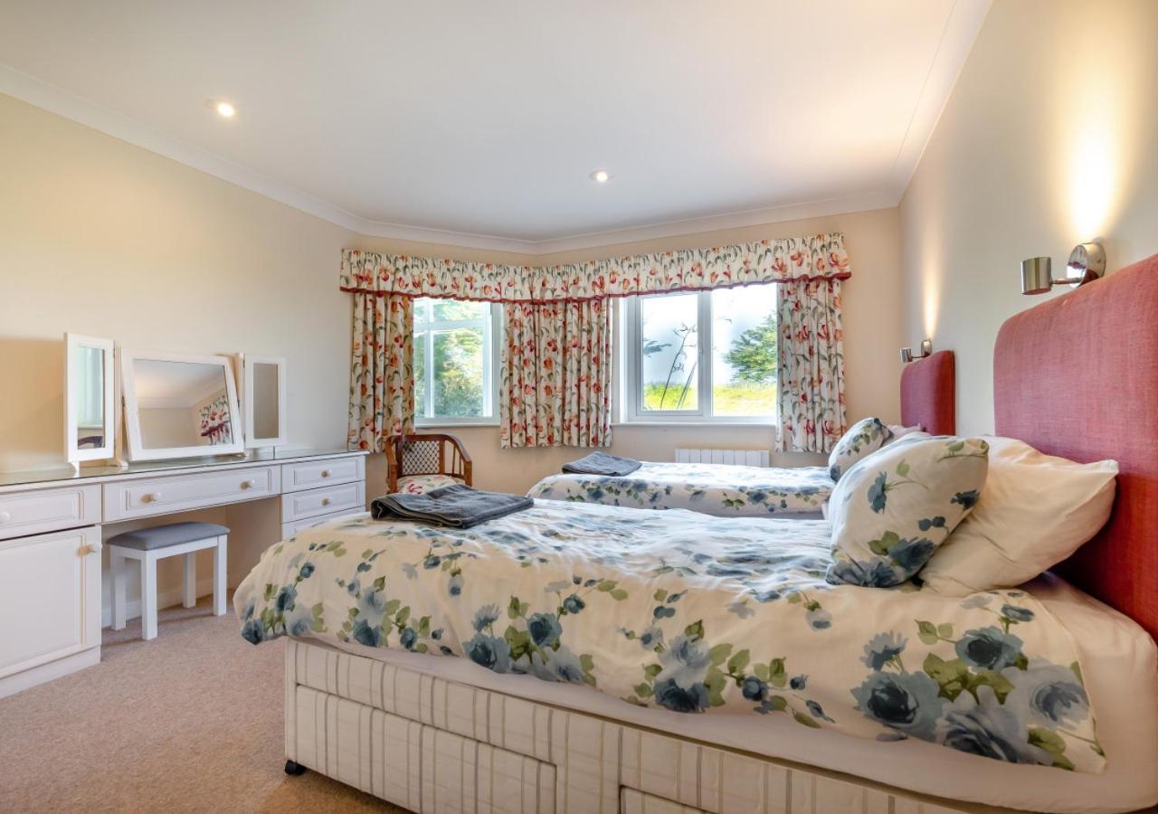 6 Bed in Padstow oc-p00006