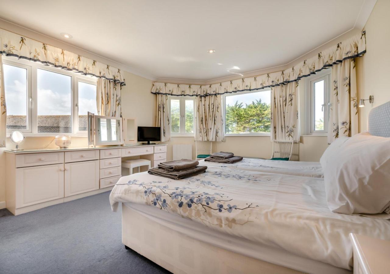6 Bed in Padstow oc-p00006