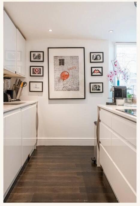 Stunning 2 bed apartment London photo 2