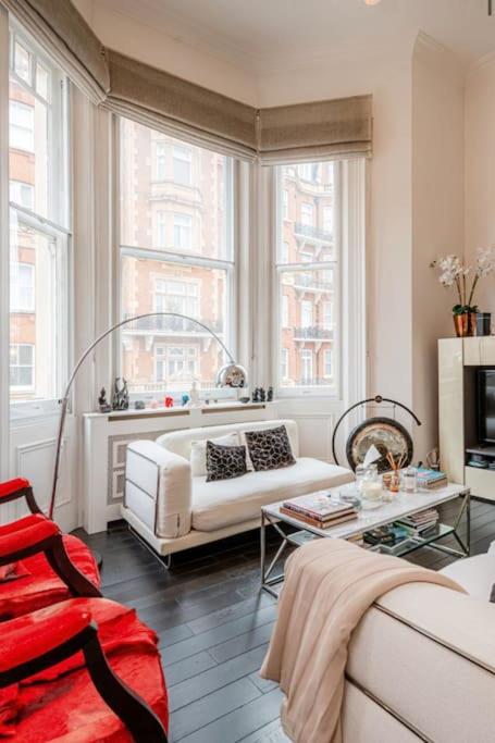 Stunning 2 bed apartment London photo 5