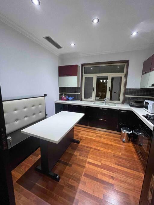 Edjon Apartments