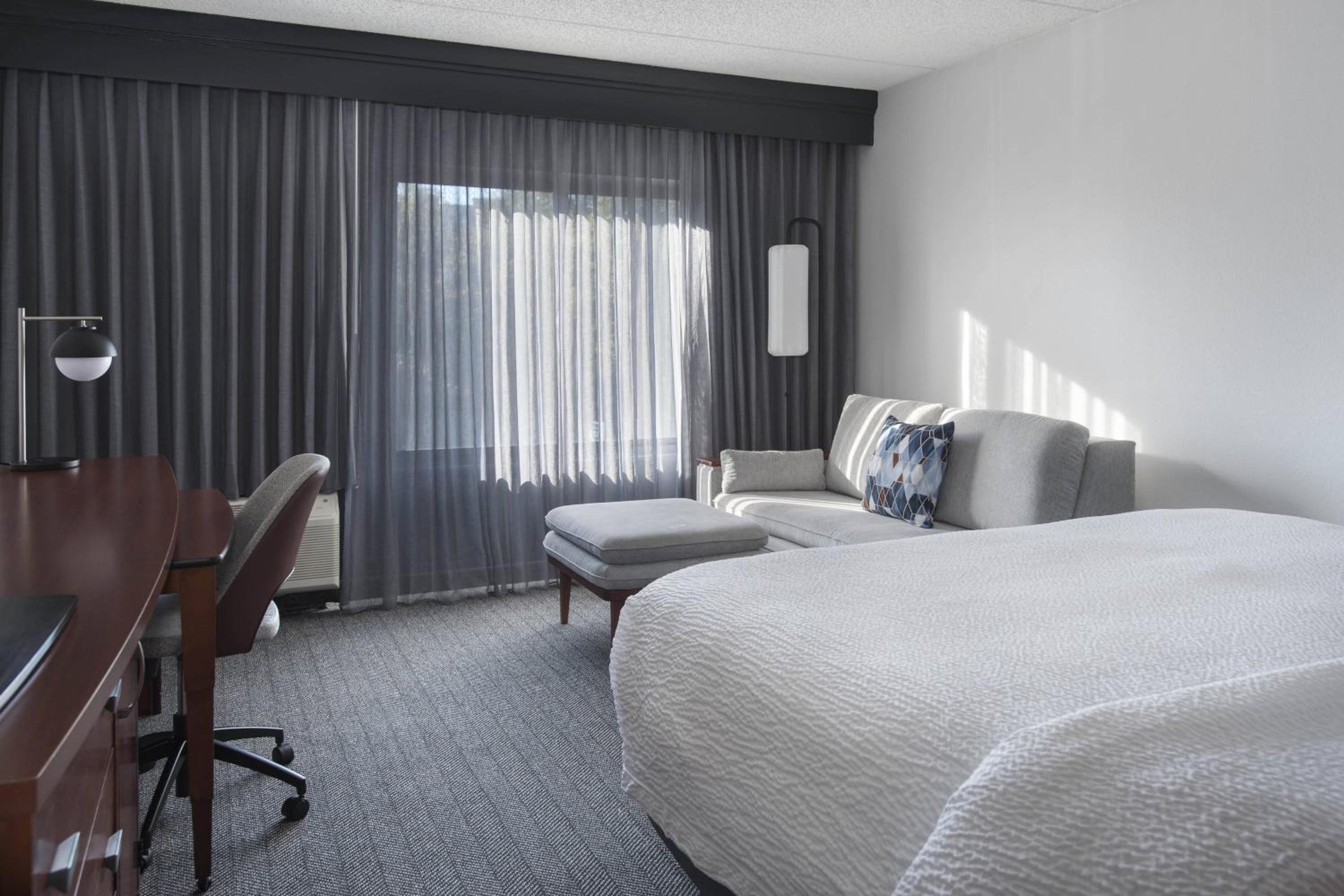 Norwalk CA Vacations - Courtyard by Marriott Norwalk - Property Image 24