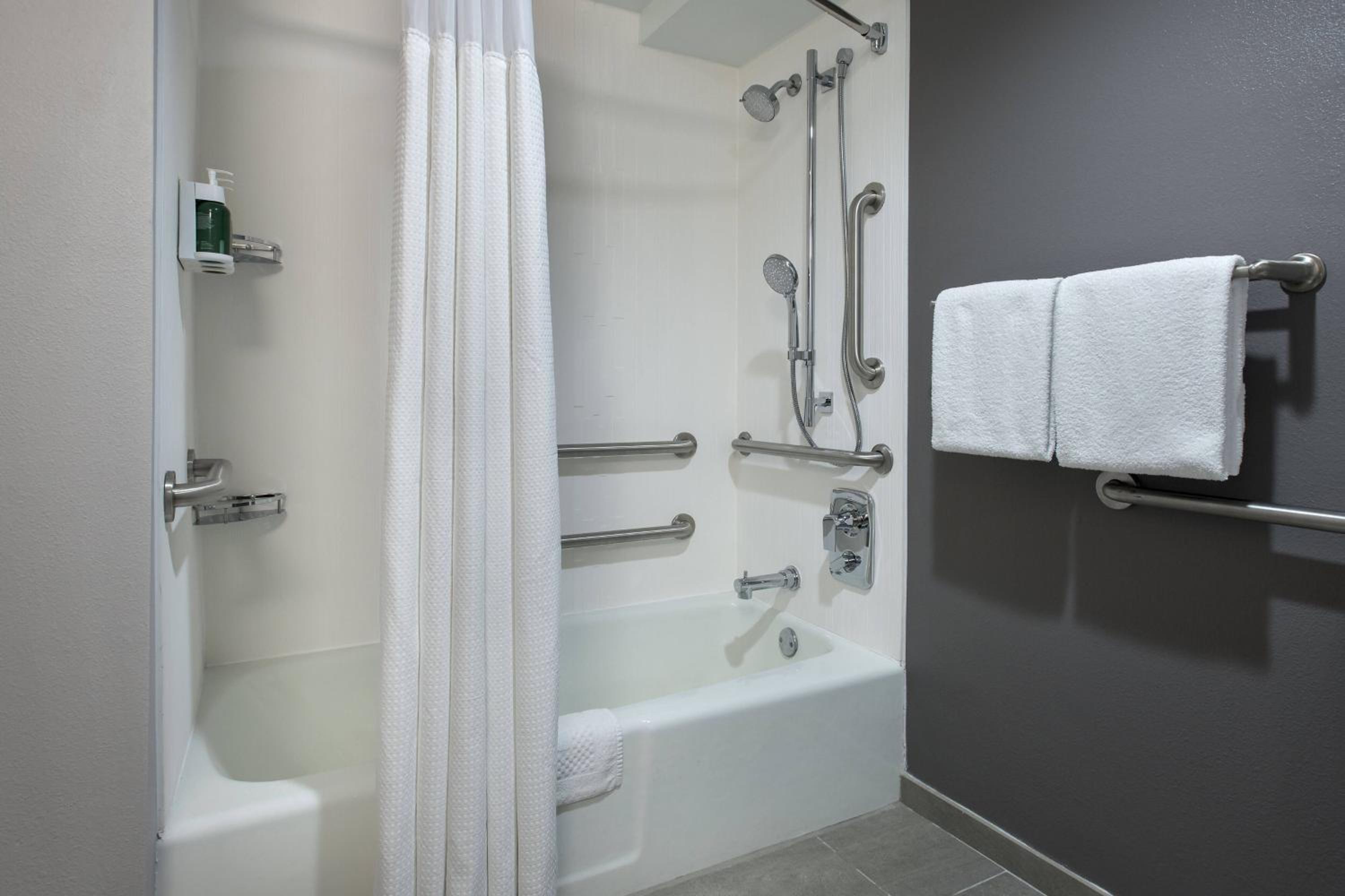 Norwalk CA Vacations - Courtyard by Marriott Norwalk - Property Image 17