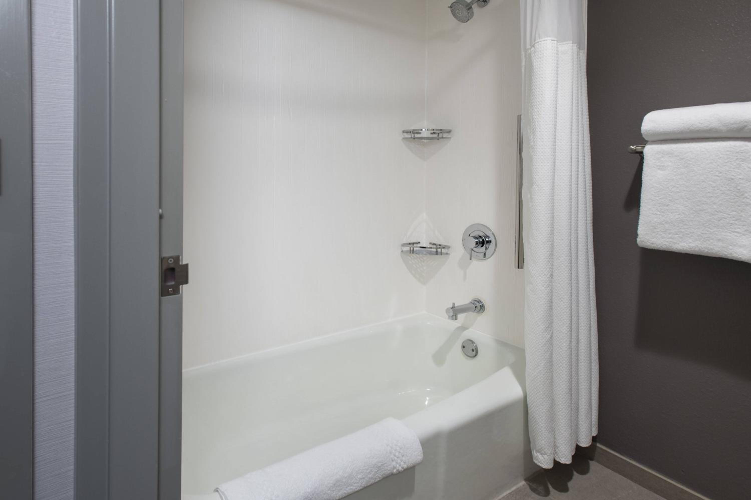 Norwalk CA Vacations - Courtyard by Marriott Norwalk - Property Image 19