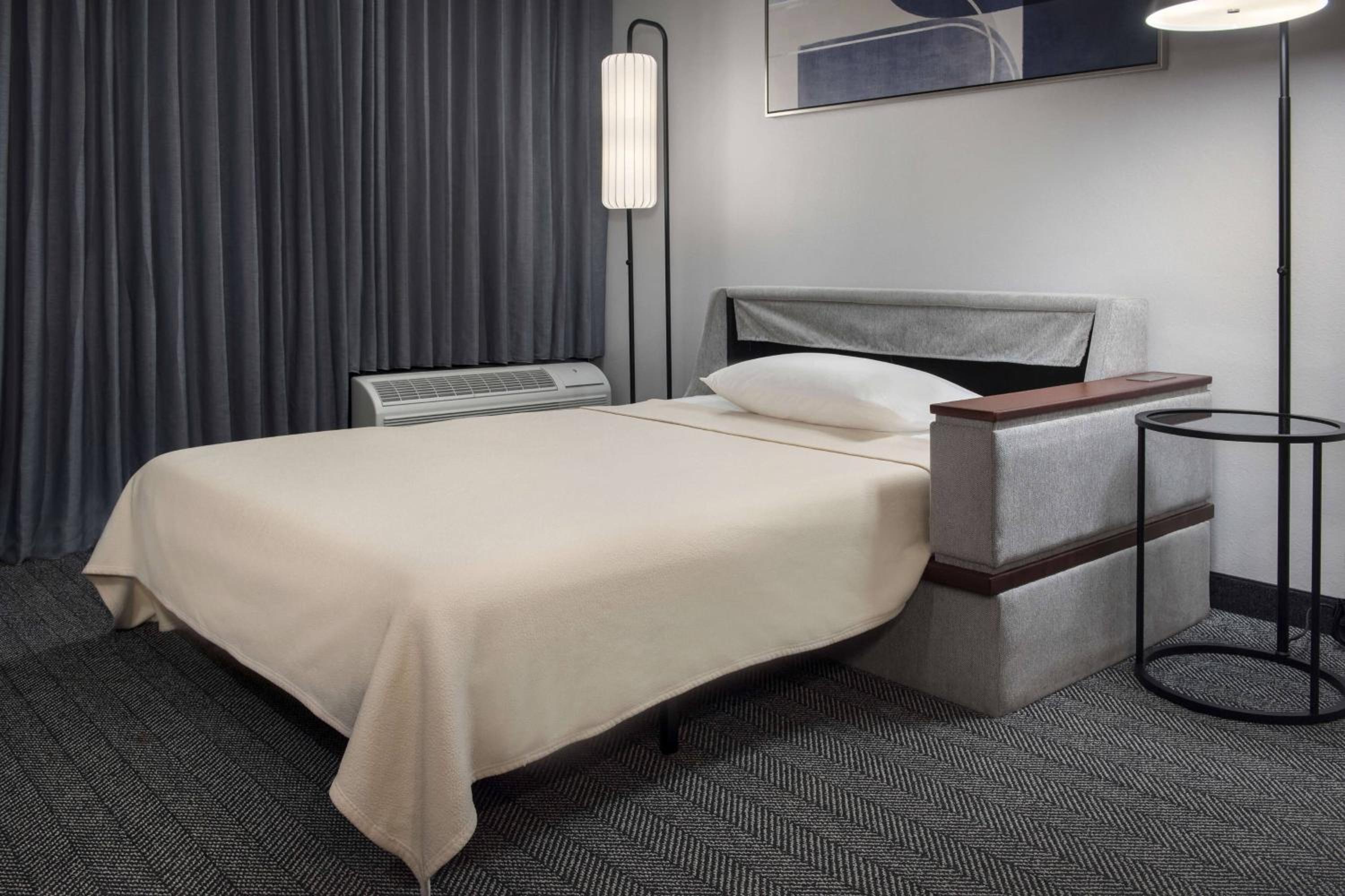Norwalk CA Vacations - Courtyard by Marriott Norwalk - Property Image 22