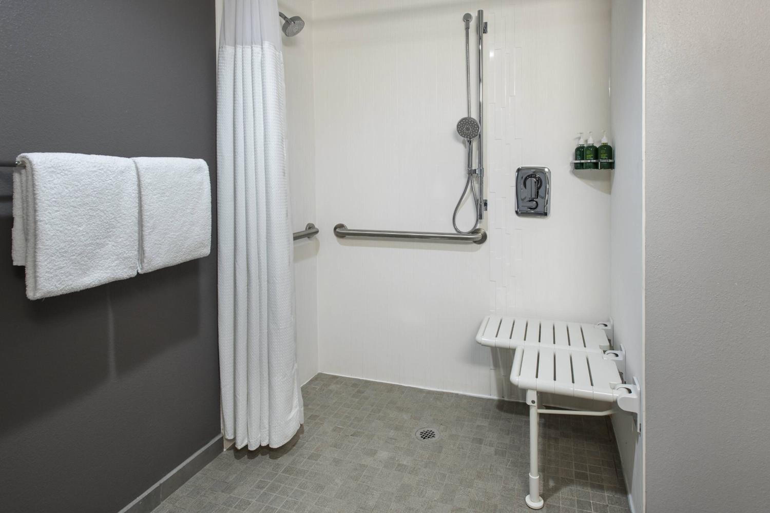 Norwalk CA Vacations - Courtyard by Marriott Norwalk - Property Image 1