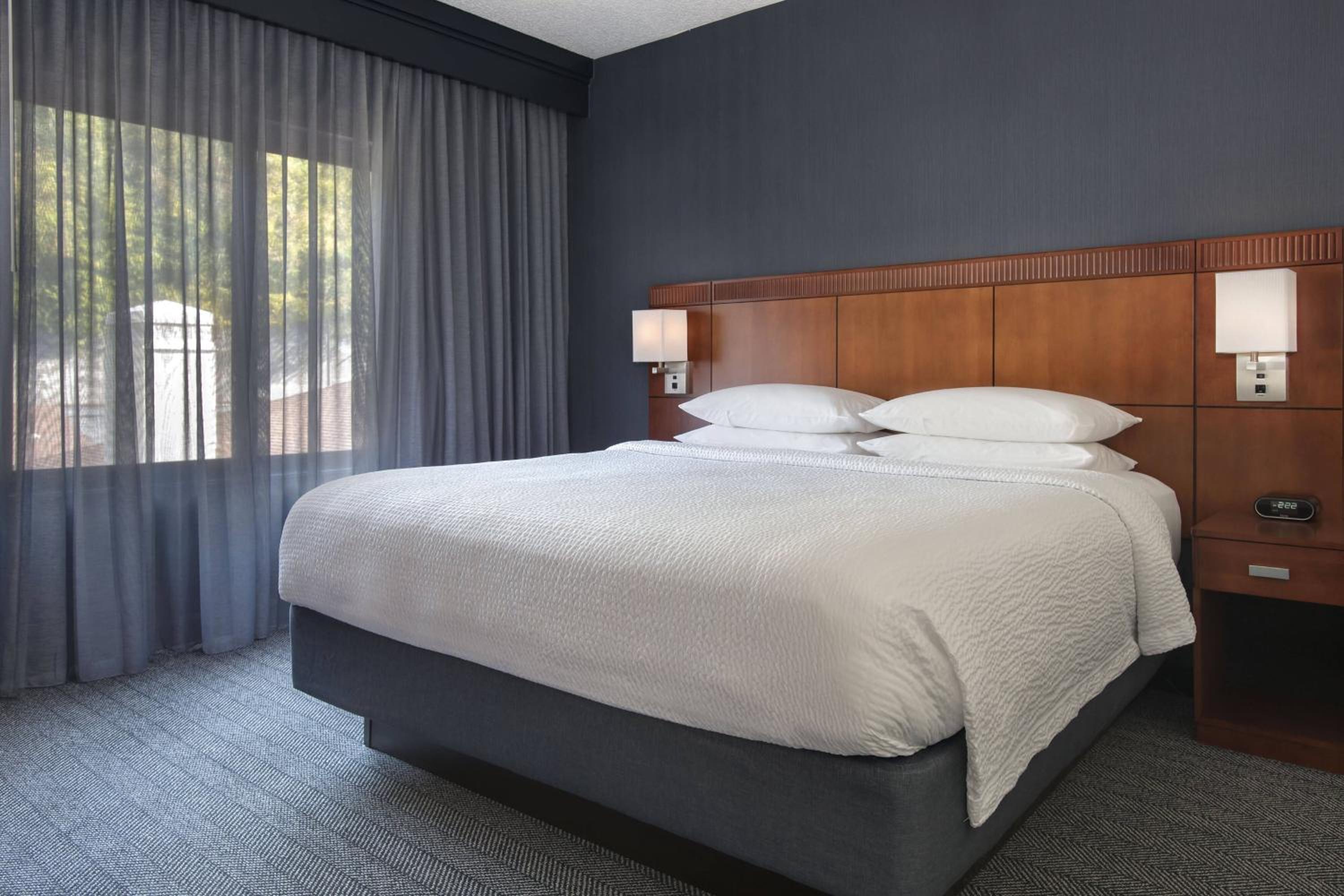 Norwalk CA Vacations - Courtyard by Marriott Norwalk - Property Image 14