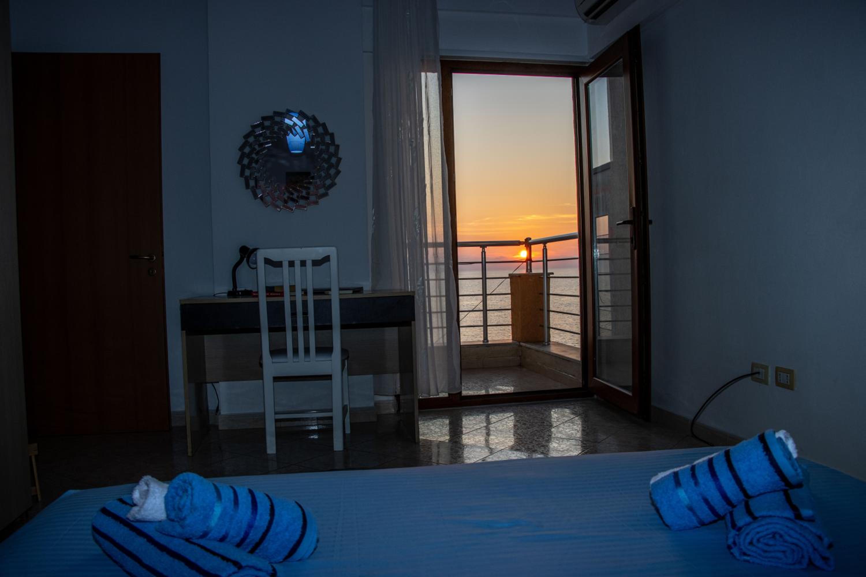 Amazing Paradise Sensation 2 Bedroom Luxury Apartment with a Jacuzzi