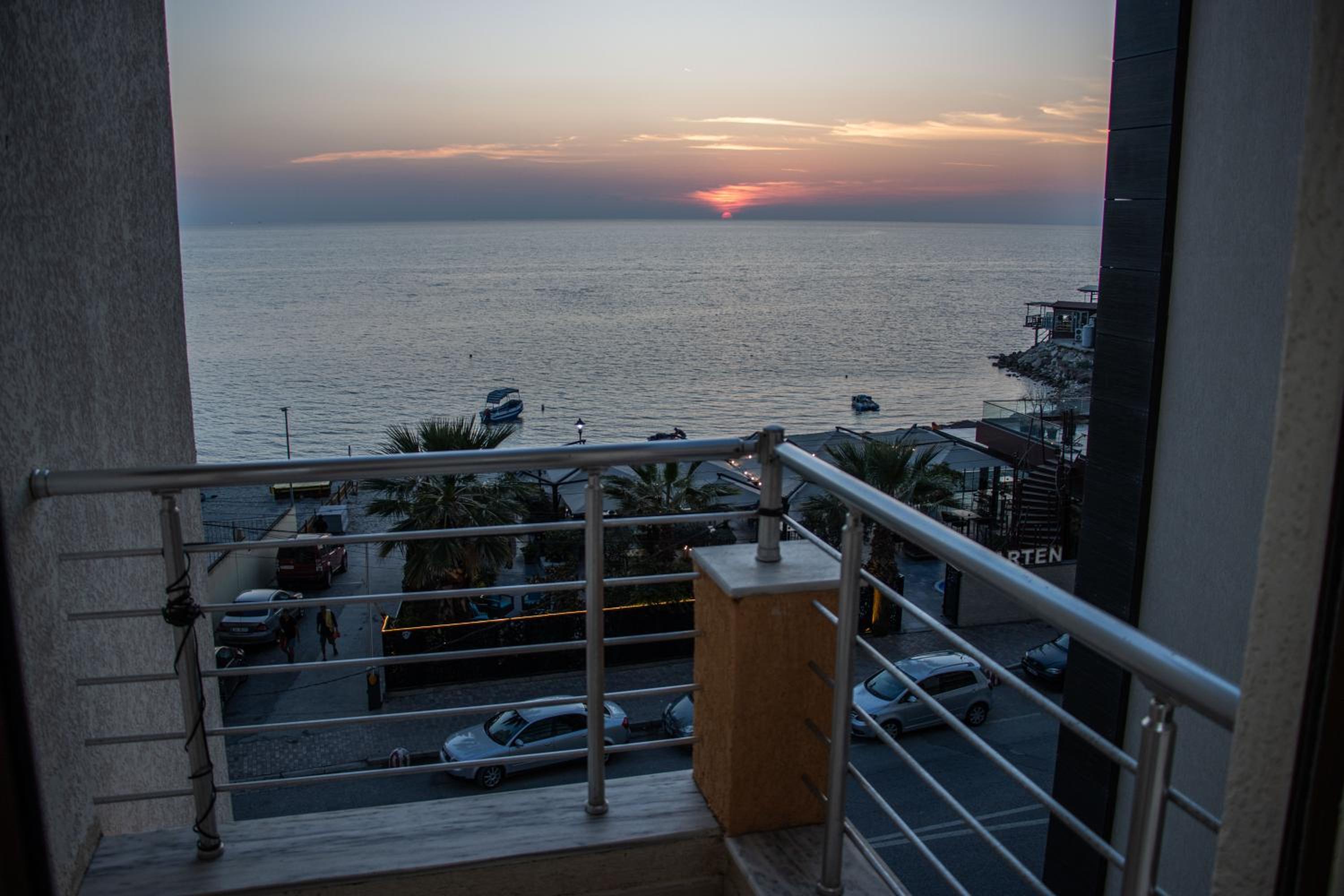 Amazing Paradise Sensation 2 Bedroom Luxury Apartment with a Jacuzzi
