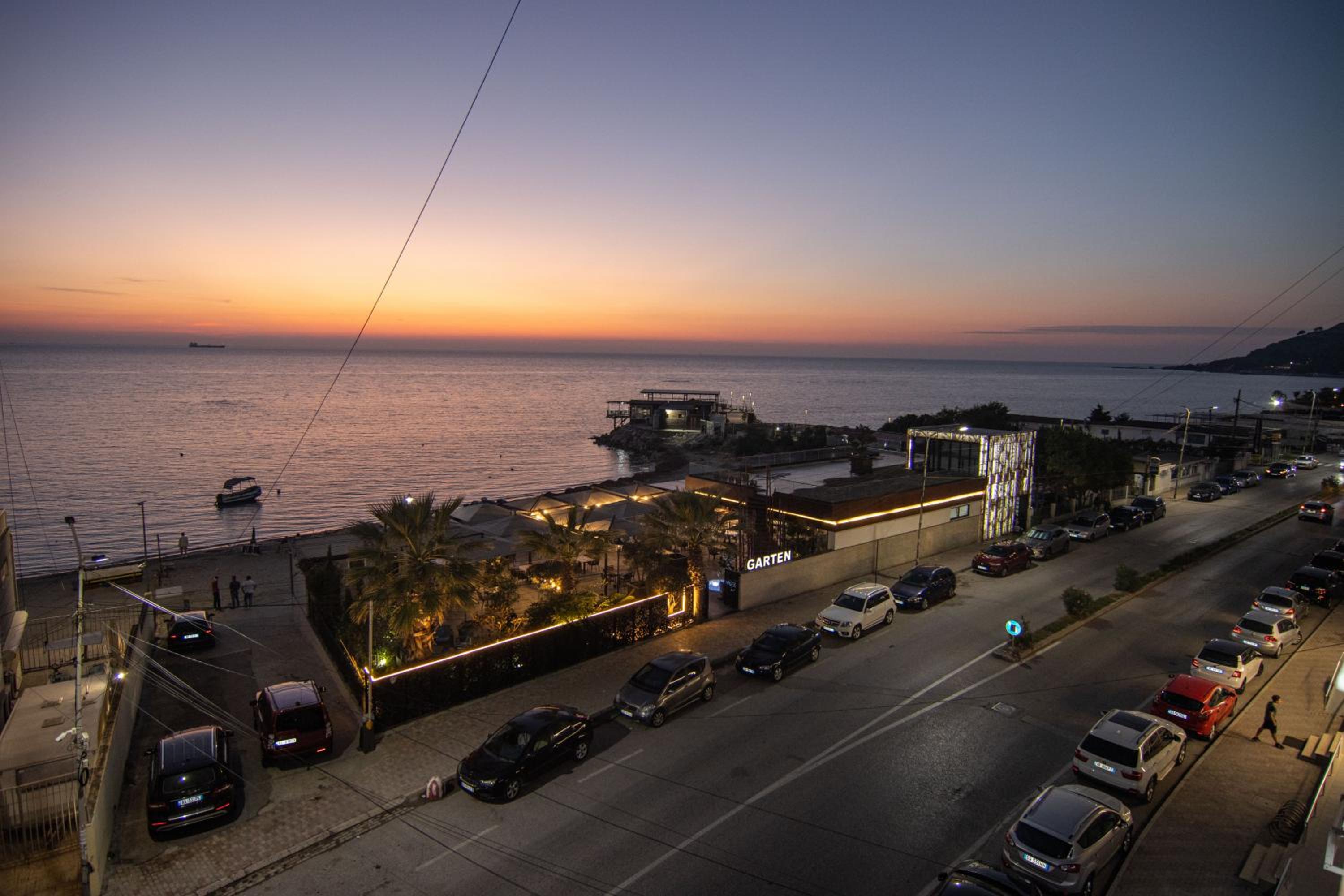Amazing Paradise Sensation 2 Bedroom Luxury Apartment with a Jacuzzi