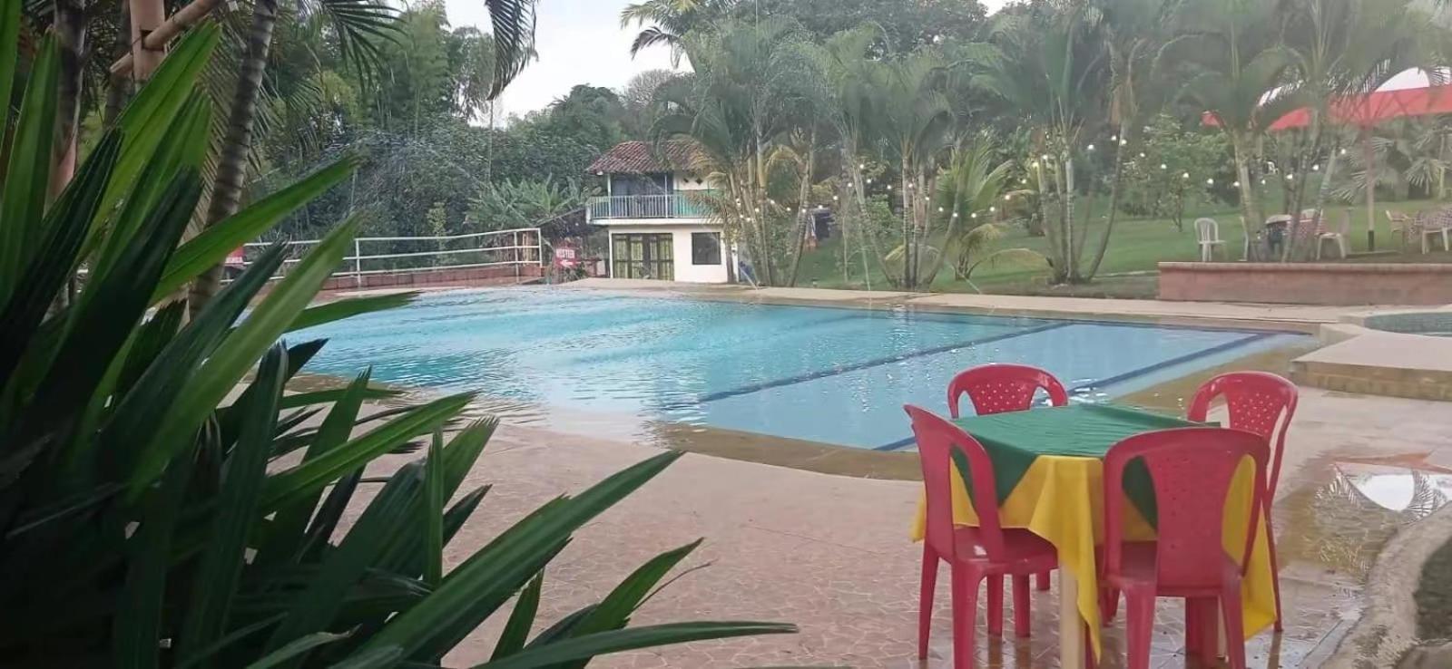 CLUB RECREATIVO LA KAROLA