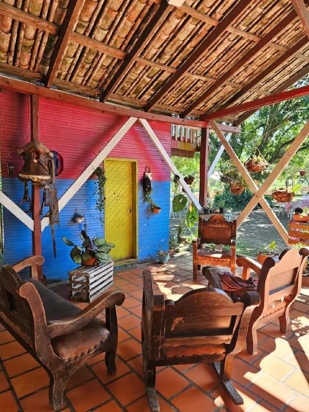 CLUB RECREATIVO LA KAROLA
