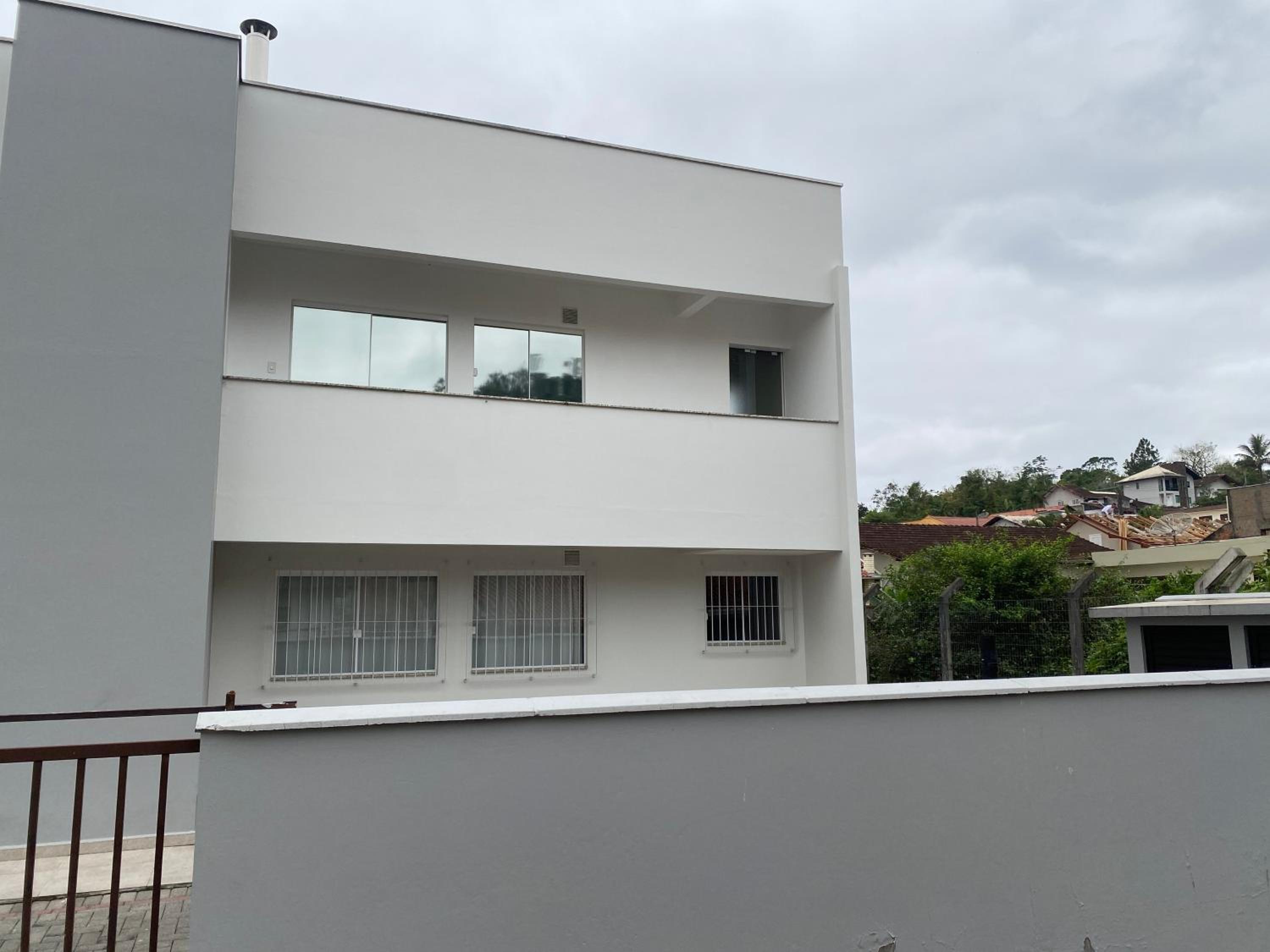 Apartamento Completo 2 Quartos com AC em Blumenau à 10min Vila Germânica, Tv a cabo e Premiere, ideal para família, Fácil acesso para Pomerode