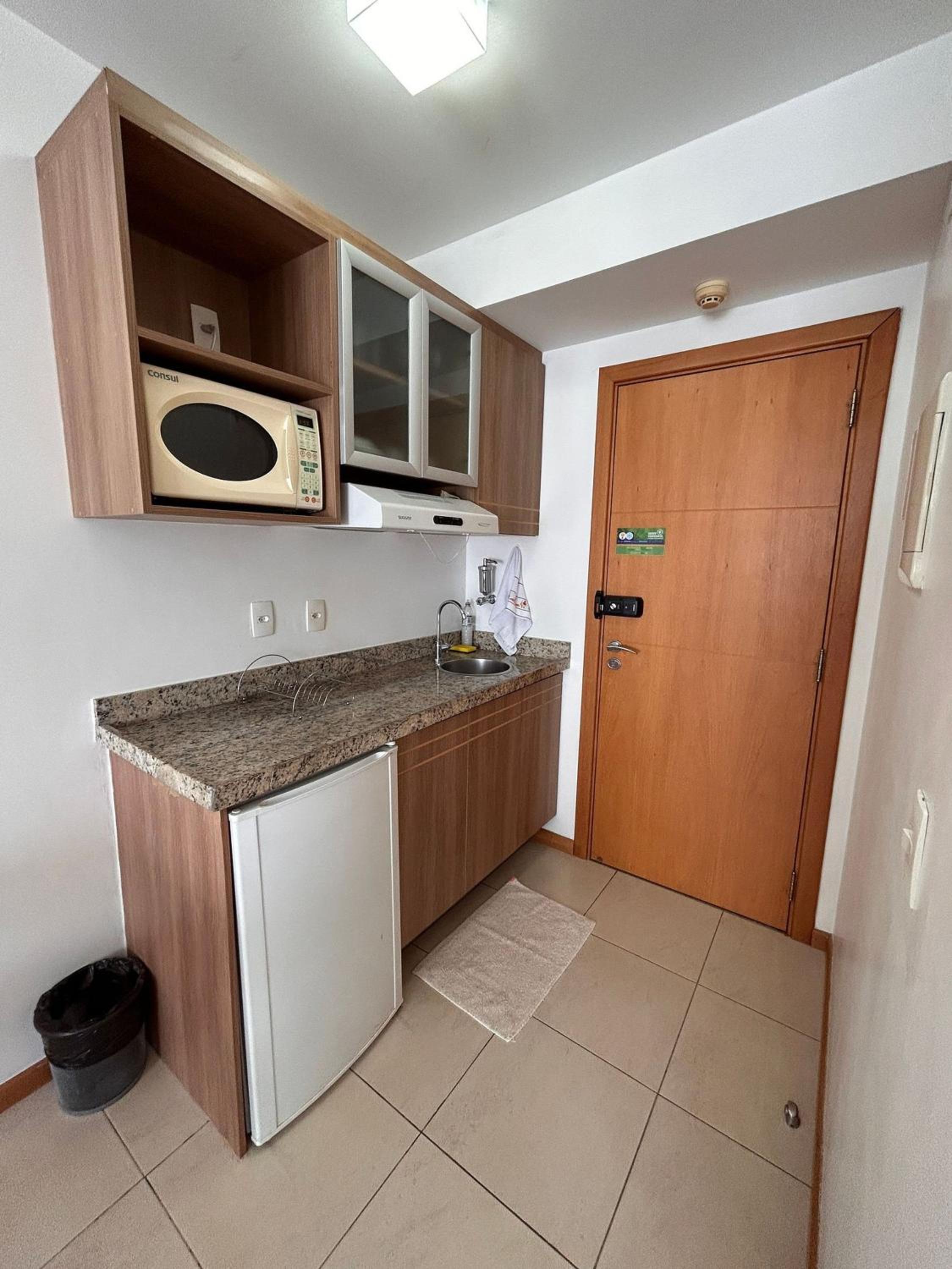 SM1112 Flat região central Próx Embaixada Americana