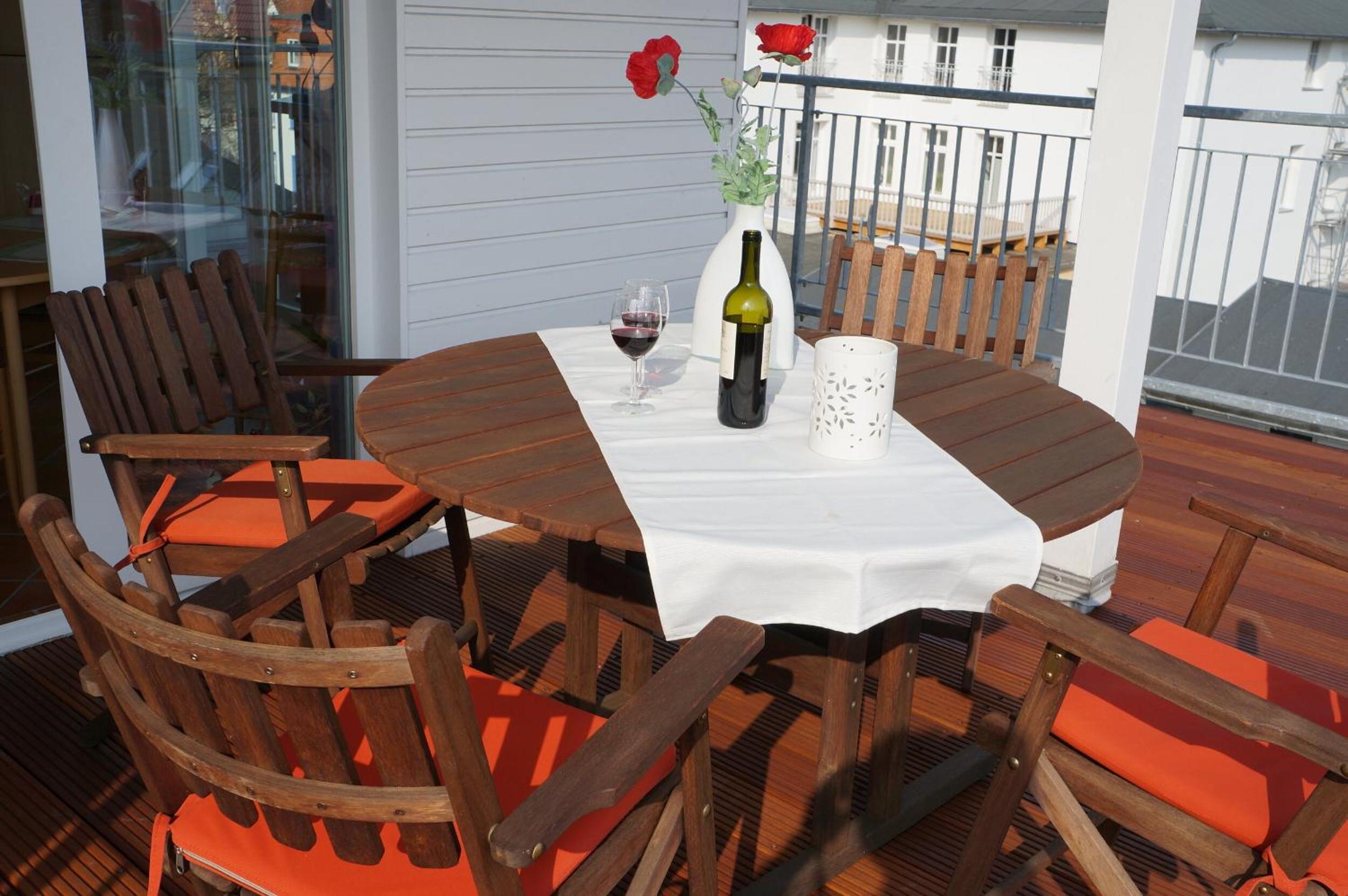 Villa Düne mit großer Sonnenterrasse, Kamin, Wlan und Tiefgarage für 2-4 Personen