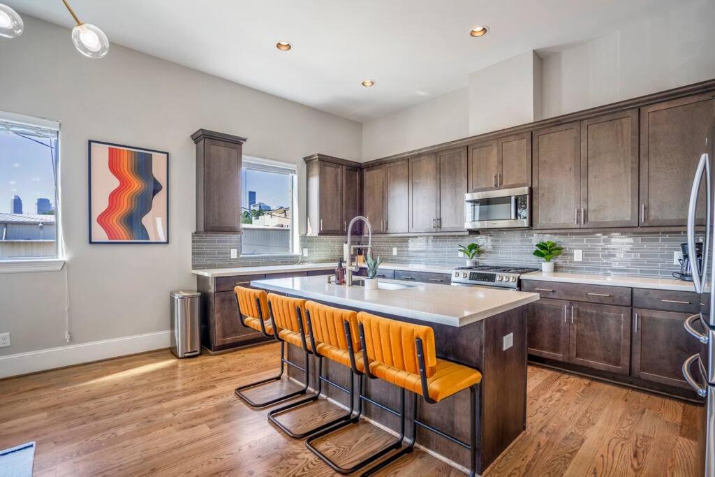 Luxury Downtown Home w Rooftop Deck in the Skyline view 2