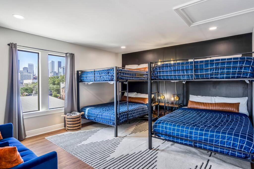 Luxury Downtown Home w Rooftop Deck in the Skyline view 3