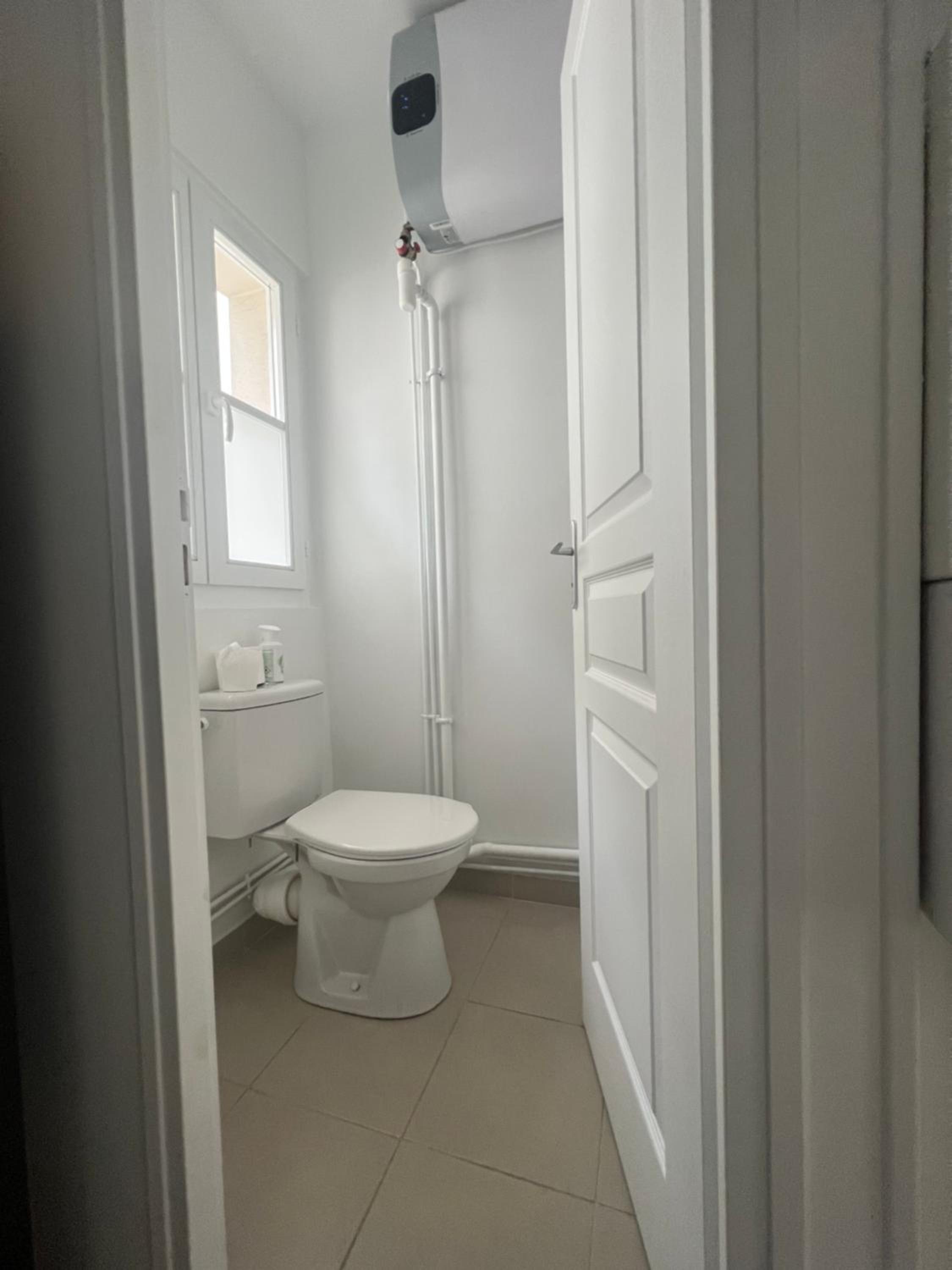 Charming 1 Bedroom Marais Hideaway - FB17A