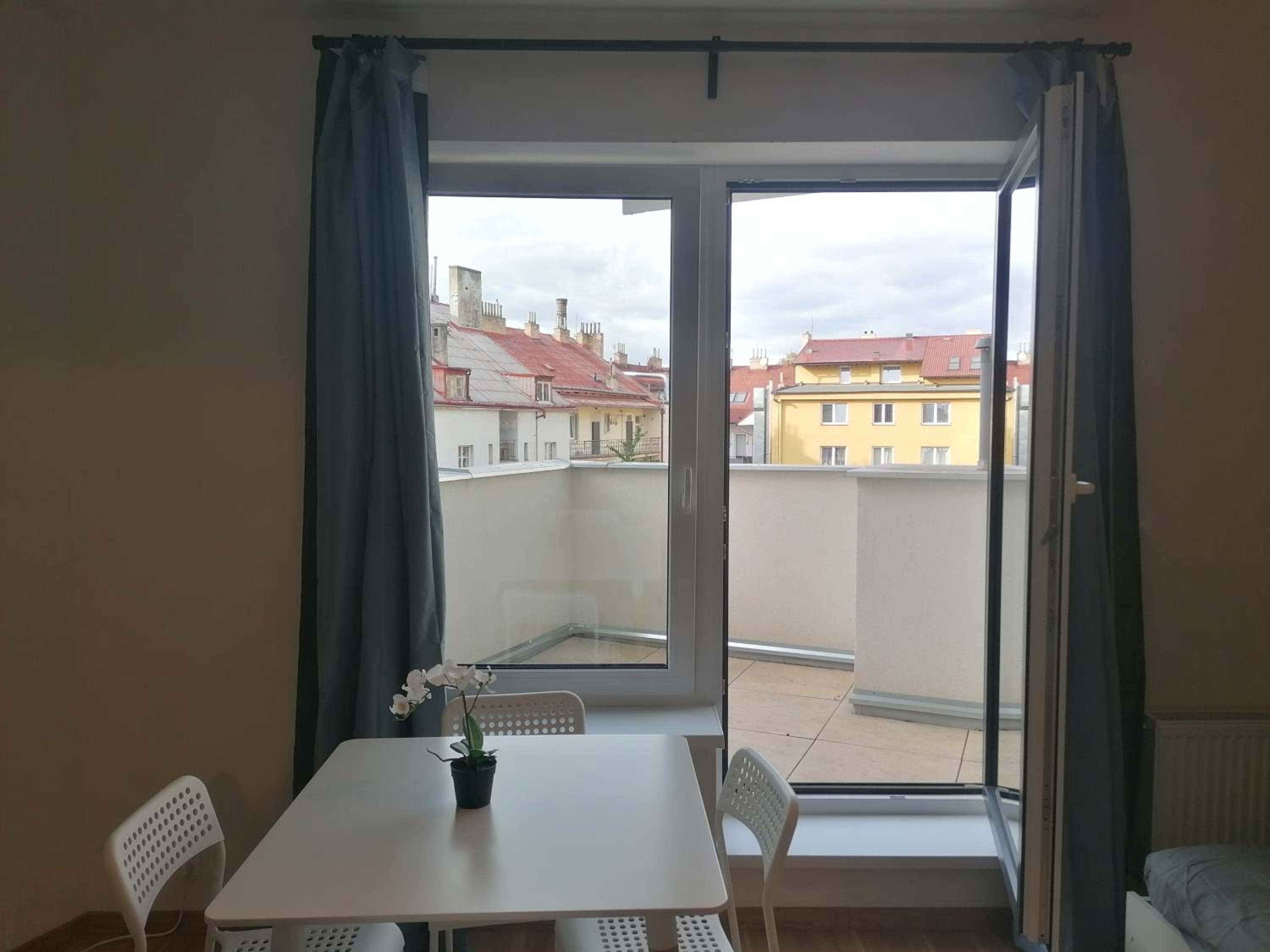 Brand new studio apartment # 45 with free parking in the city center