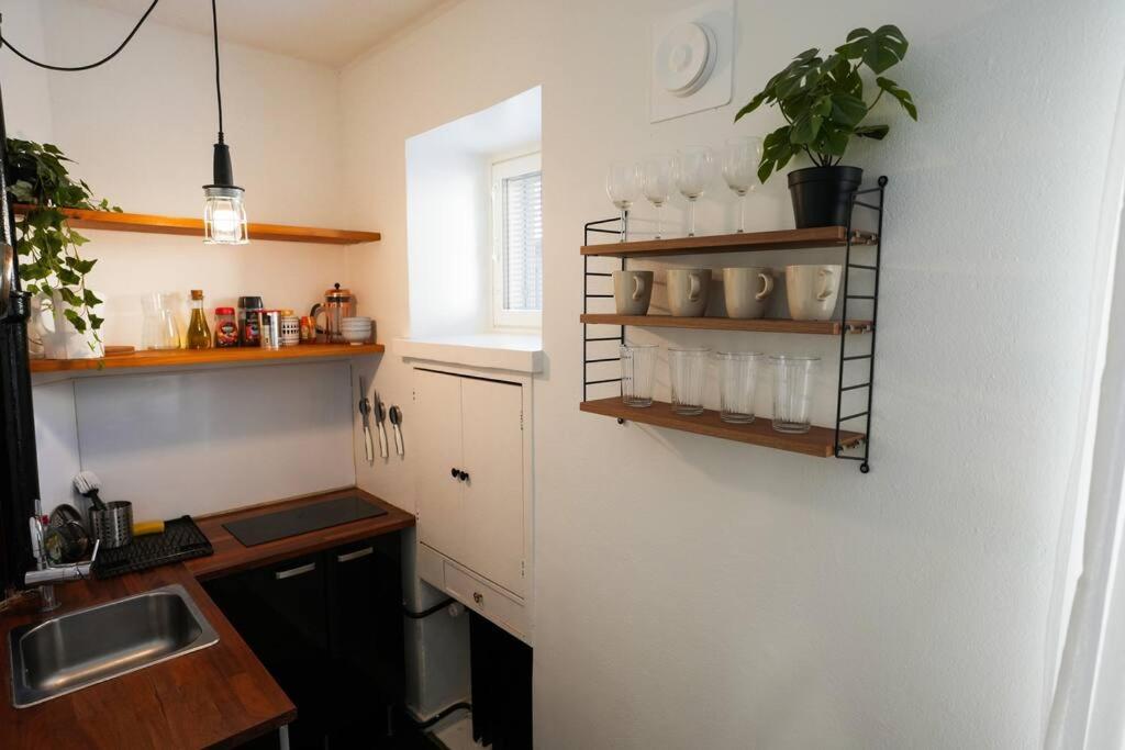 Top Floor Apartment for Urban Explorers & Remote Working view 3