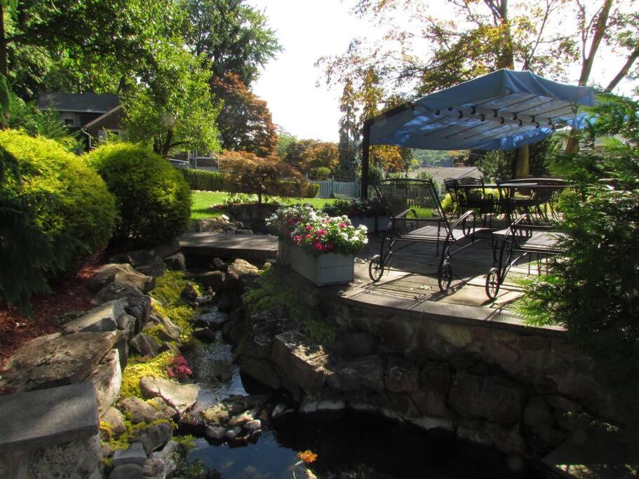 Sparta, NJ - Lakeside Retreat Only An Hour Away From NYC view 2