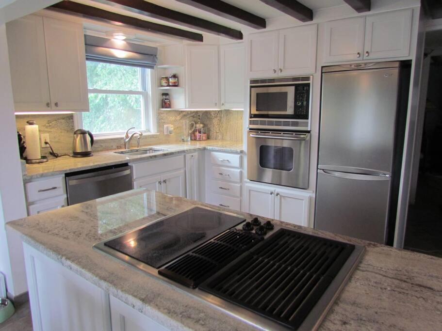 Sparta, NJ - Lakeside Retreat Only An Hour Away From NYC view 5
