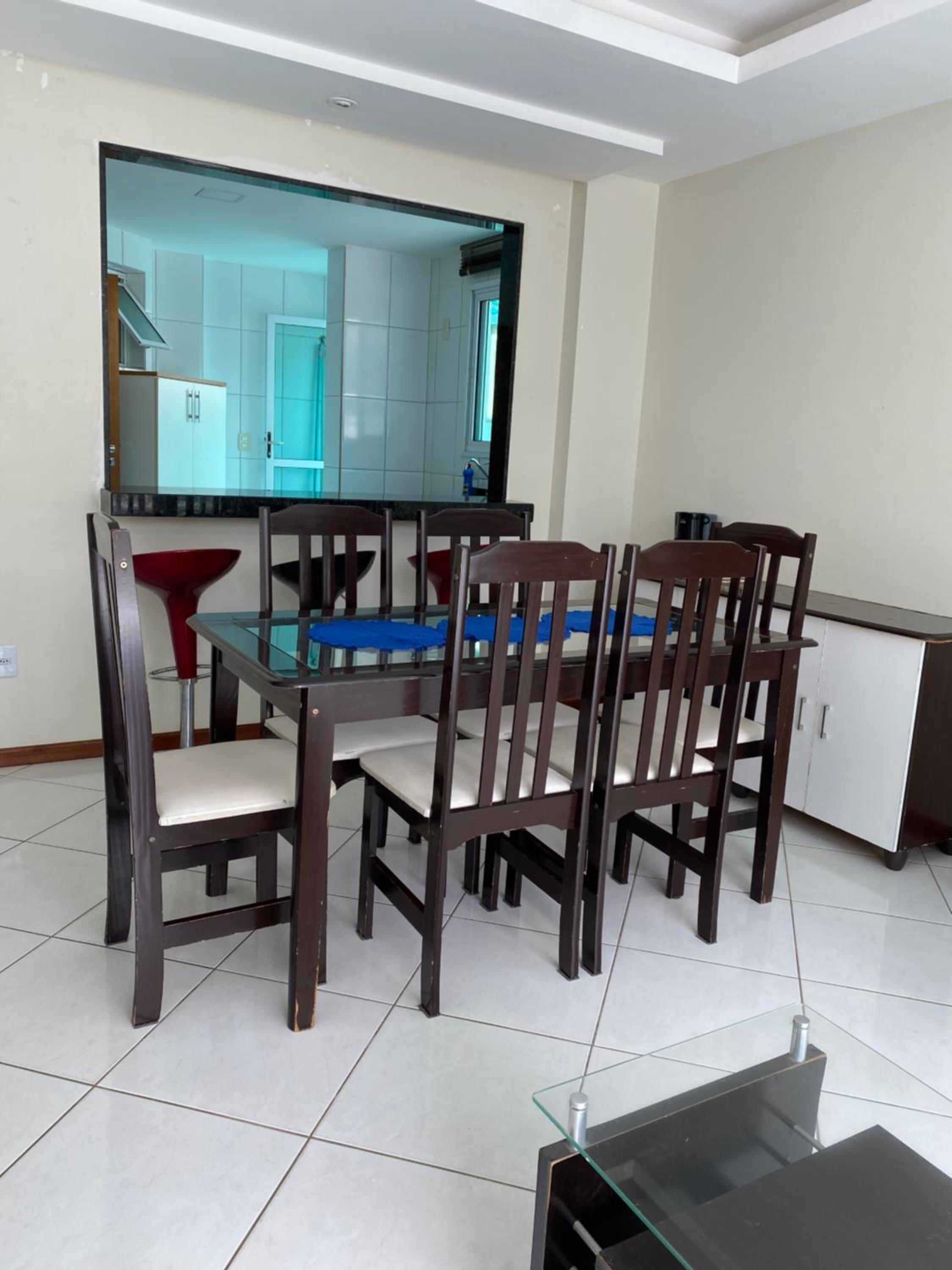 Ap prédio frente mar/pé na areia