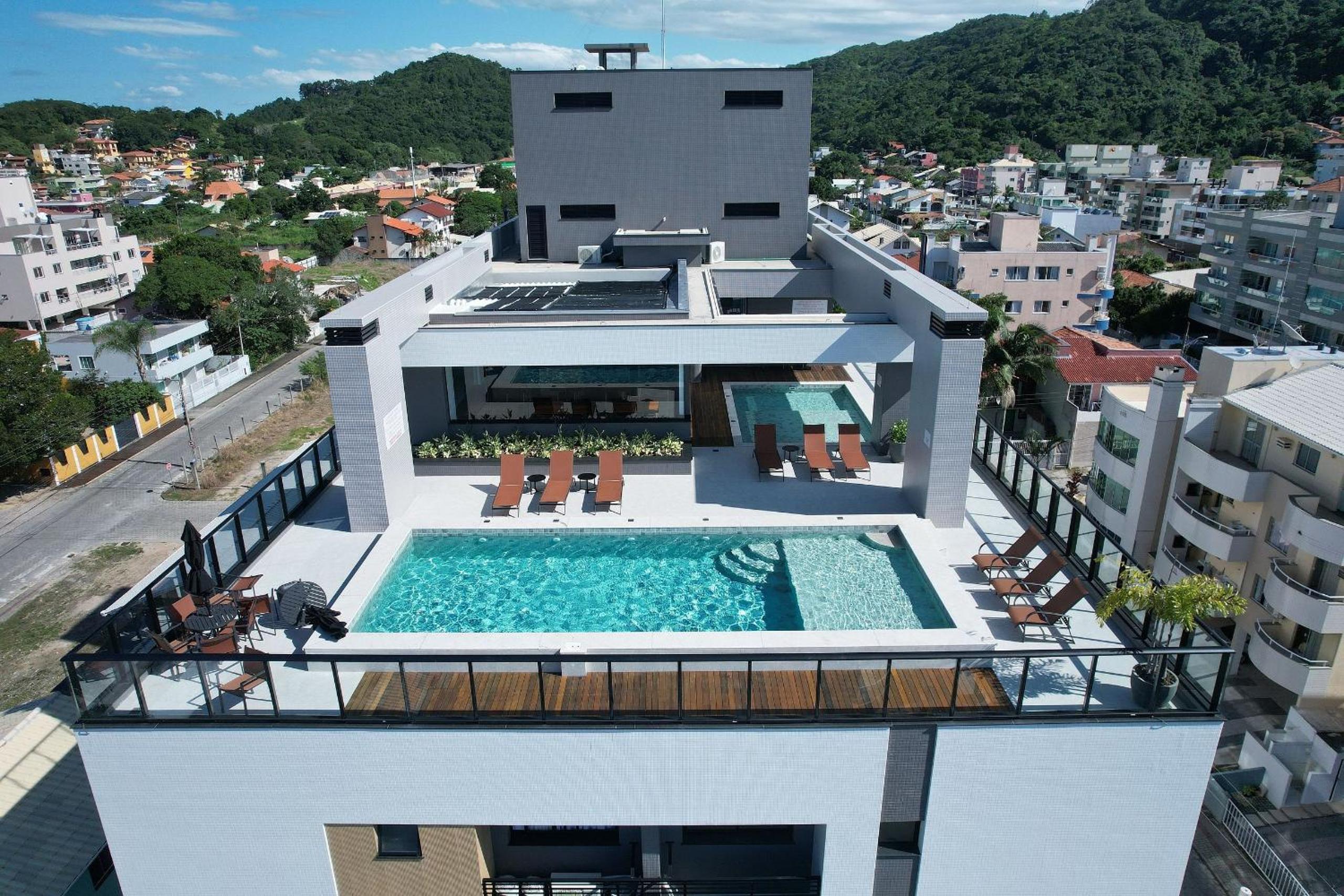 Adra 303 - 3 Bedrooms - 2 Parking Spaces | Downtown Bombinhas view 3
