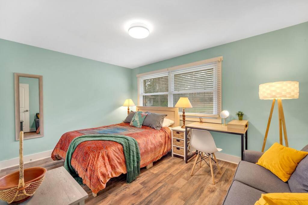 2BR Condo~ Relax or Work Remotely with A+ Location view 4