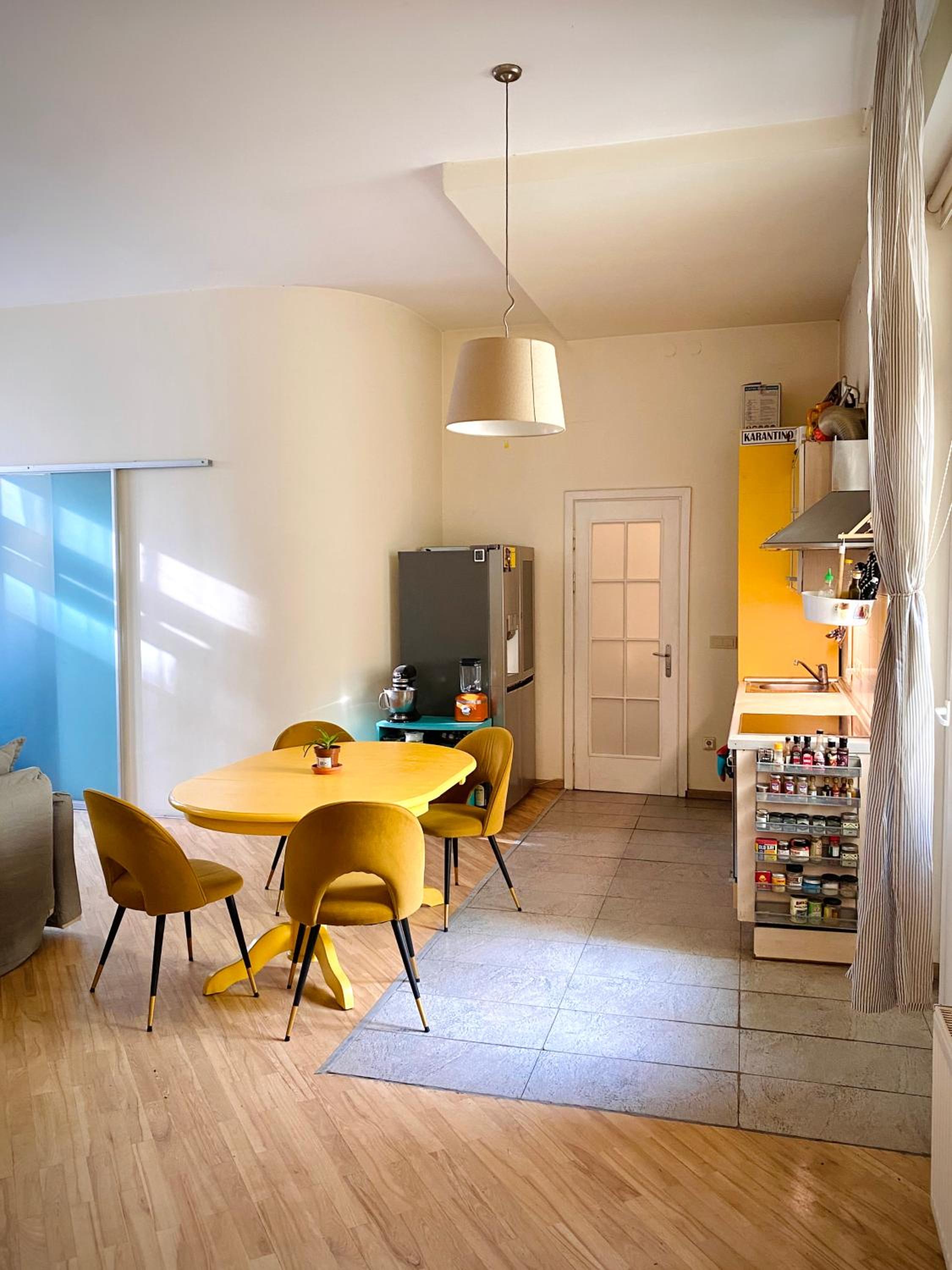 Spacious Old Town Gem With Balcony And Bathtub view 2