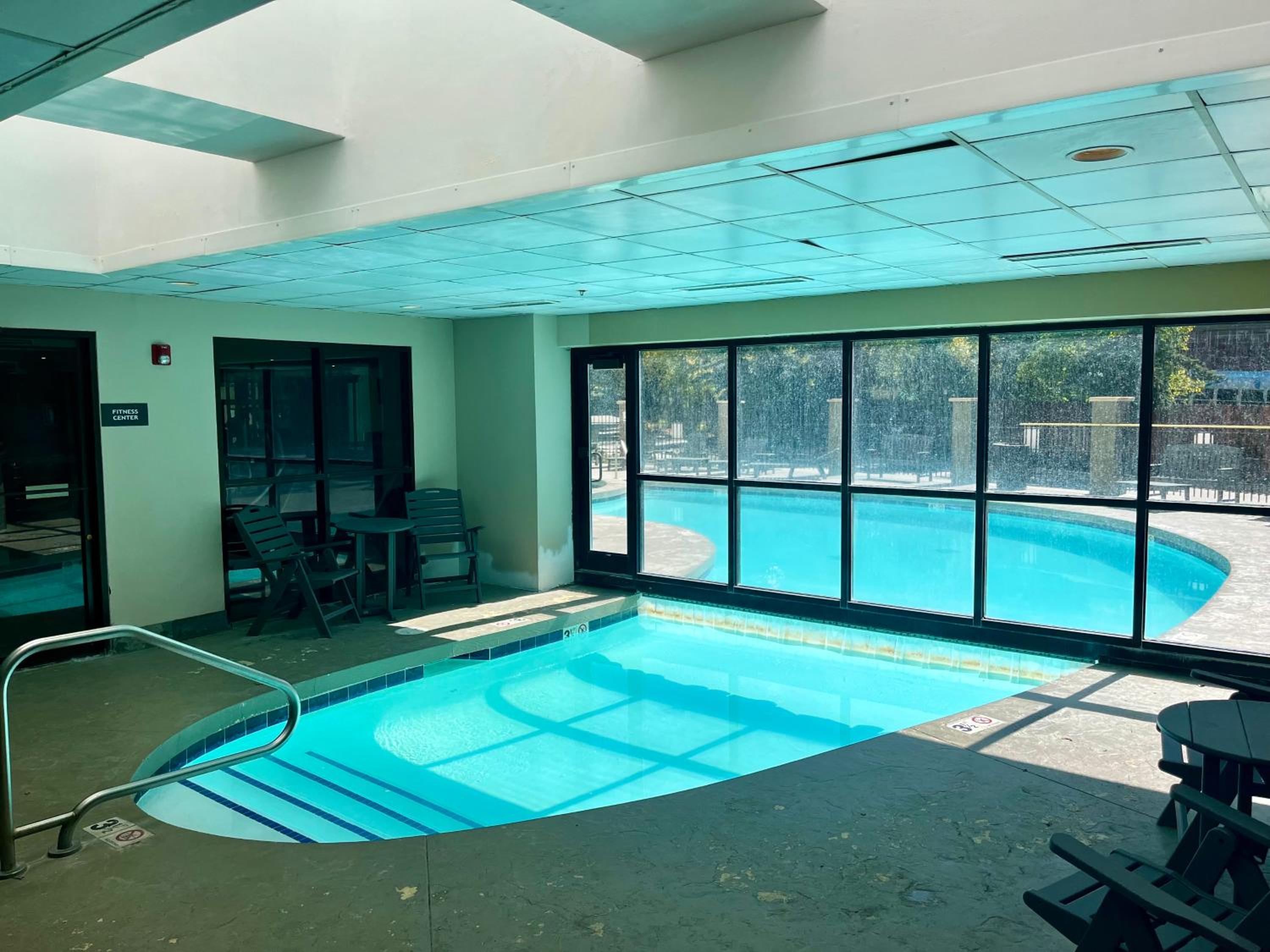 MT CB Base Area with King Bed, Outdoor Hot Tub & Pool