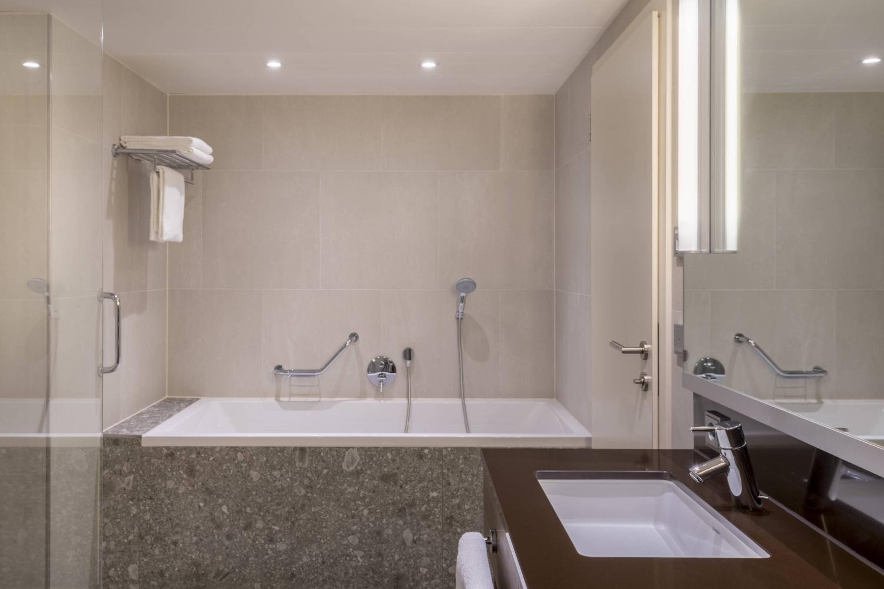 Linz Vacations - Courtyard by Marriott Linz - Property Image 21