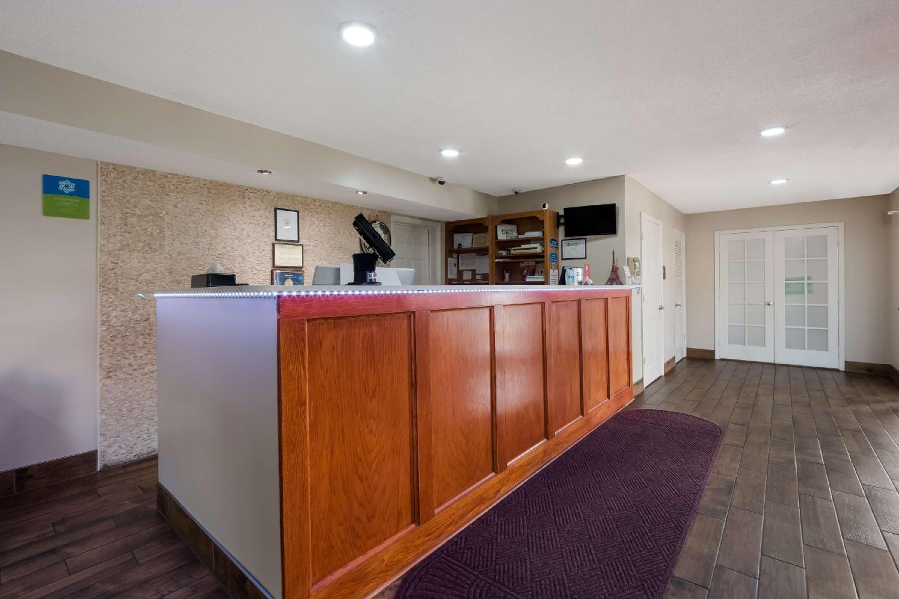 SureStay Hotel by Best Western Manning view 2