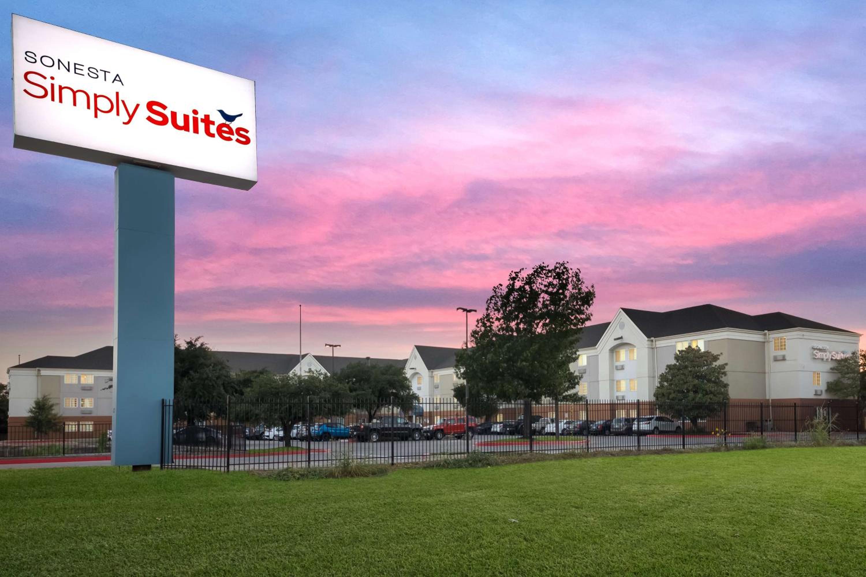 Hotel Sonesta Simply Suites Austin South - Image 1